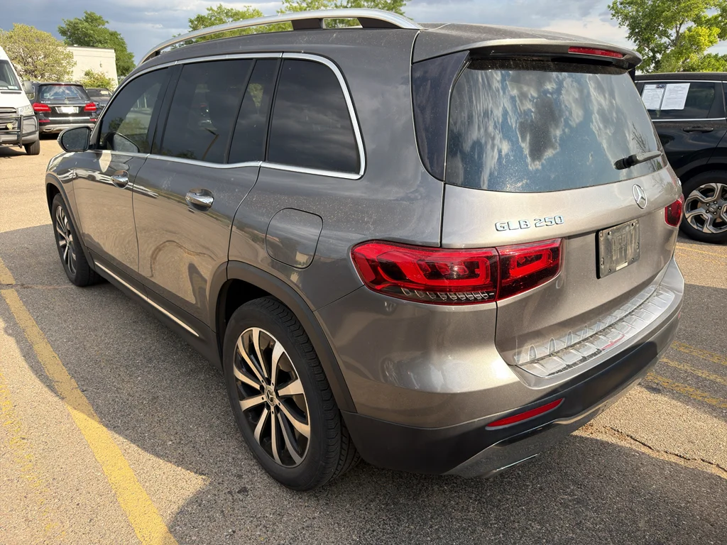 Used 2022 Mountain Grey Metallic Mercedes-Benz 250 4MATIC® image 15