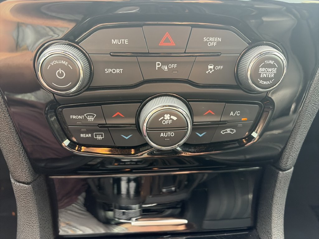 Used 2023 White Chrysler S image 24