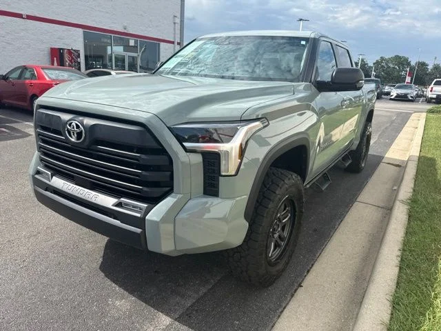 Used 2024  Toyota SR5 image 3