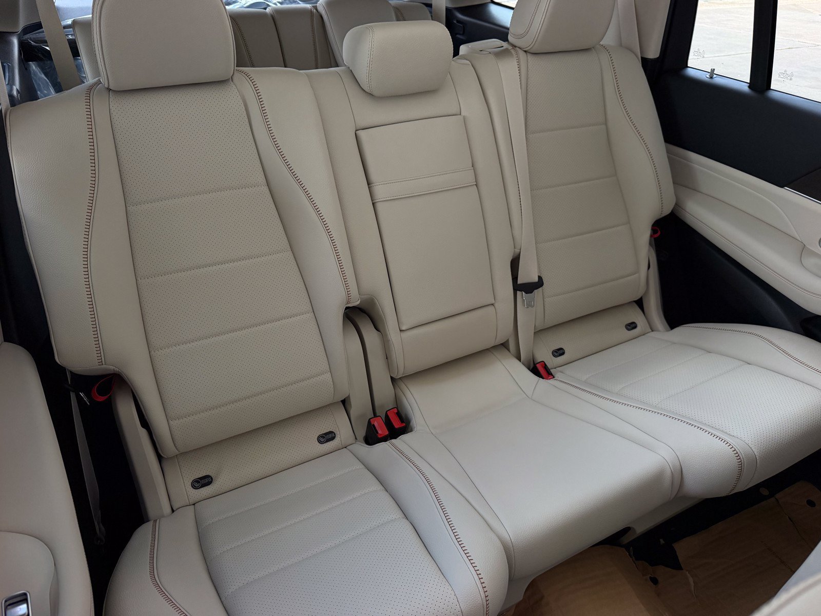New 2027 Polar White Mercedes-Benz GLS 450 image 16