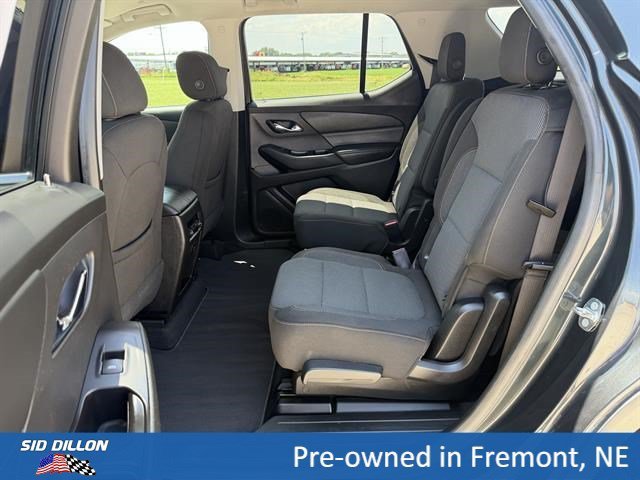 Used 2018 Graphite Metallic Chevrolet LT Cloth image 8
