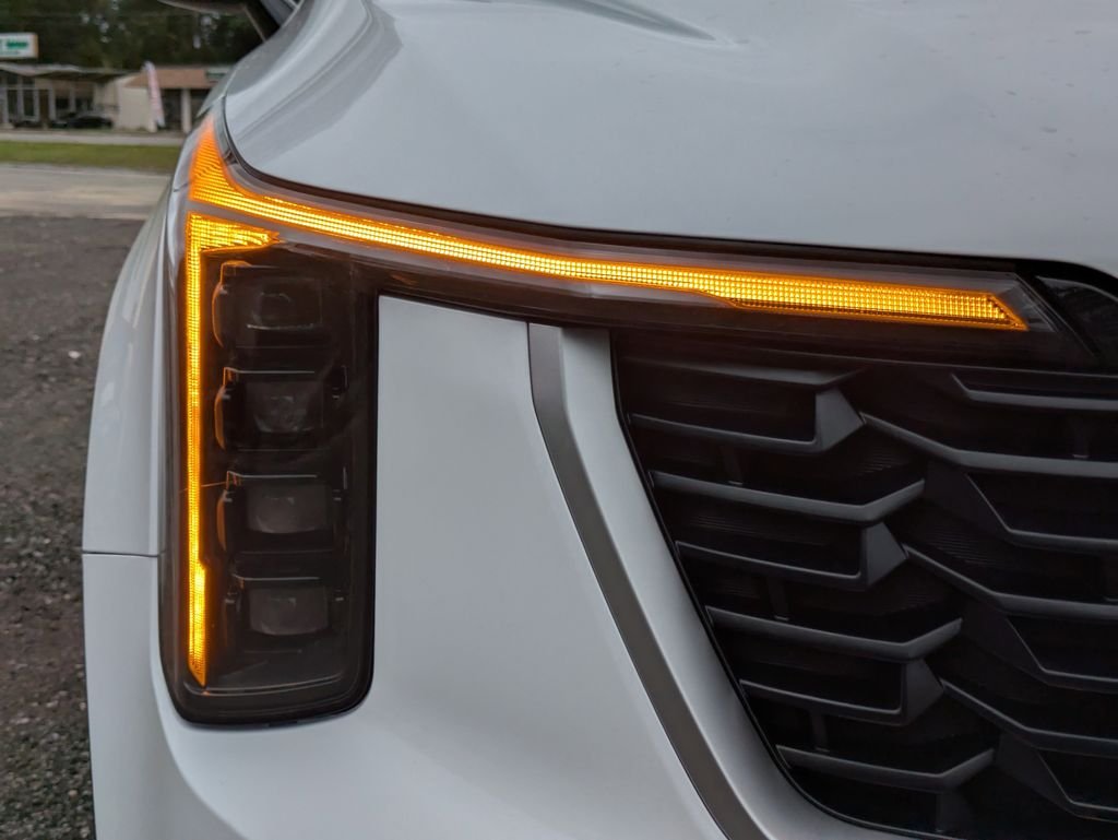 New 2026 Glacial White Pearl Kia LX image 9