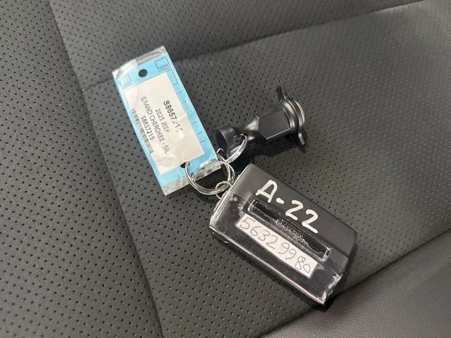 Used 2025 Silver Jeep Altitude image 32
