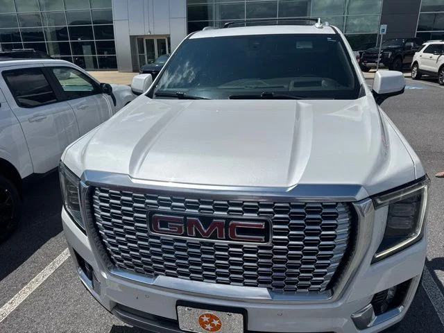 Used 2022 White GMC Denali image 2