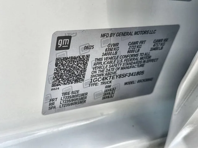 Certified Used 2025 Summit White Chevrolet LT DRW image 33