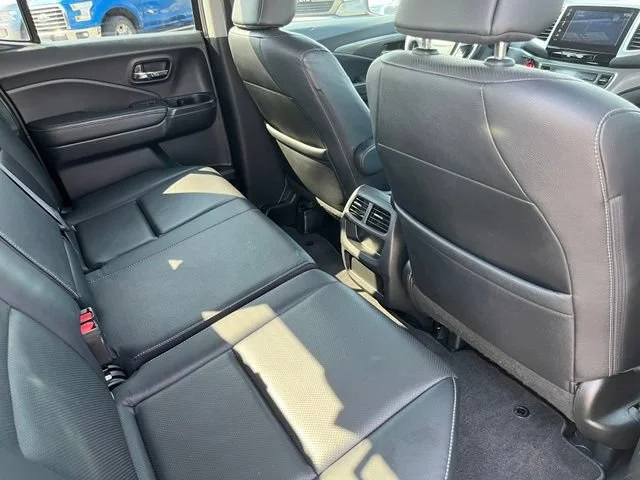 Used 2017 Black Honda RTL-T image 23