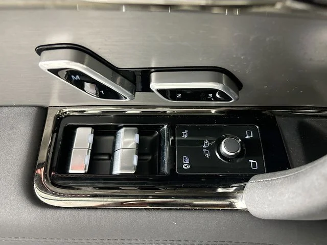 Certified Used 2025 Eiger Gray Land Rover SE image 19