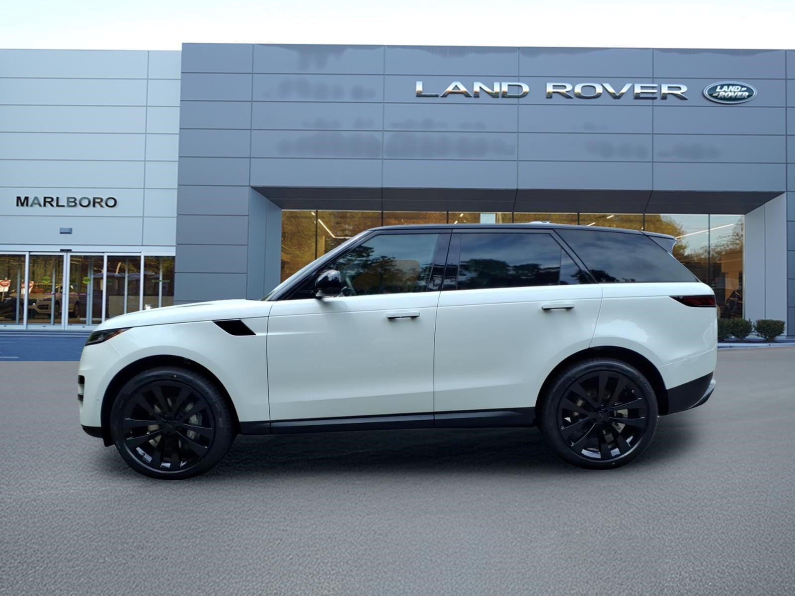 New 2026 Fuji White LAND ROVER SE image 6