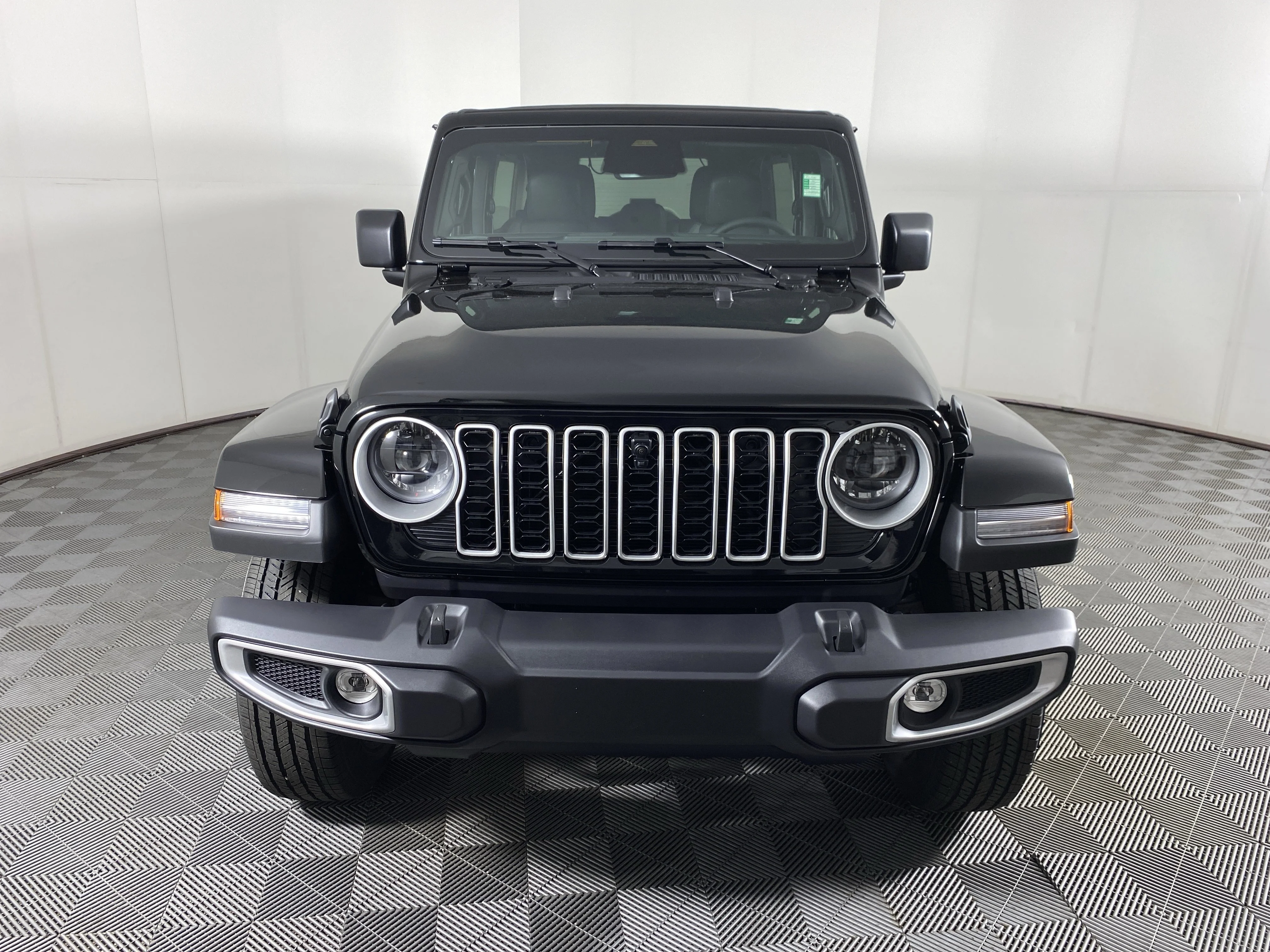 New 2026 Black Clear-Coat Exterior Paint Jeep Sahara image 12