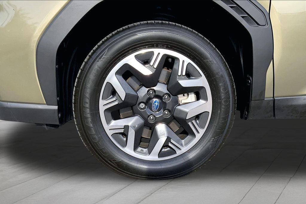 Used 2025 Green Subaru Premium image 33