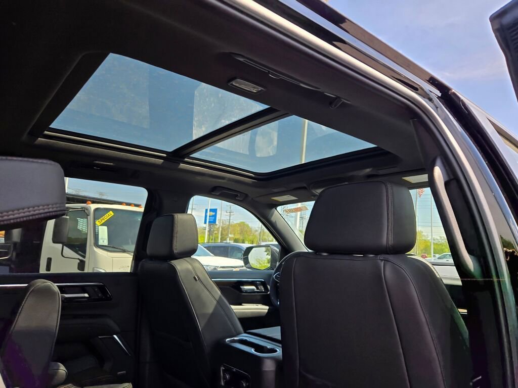 2026 Chevrolet Suburban High Country - Photo 10