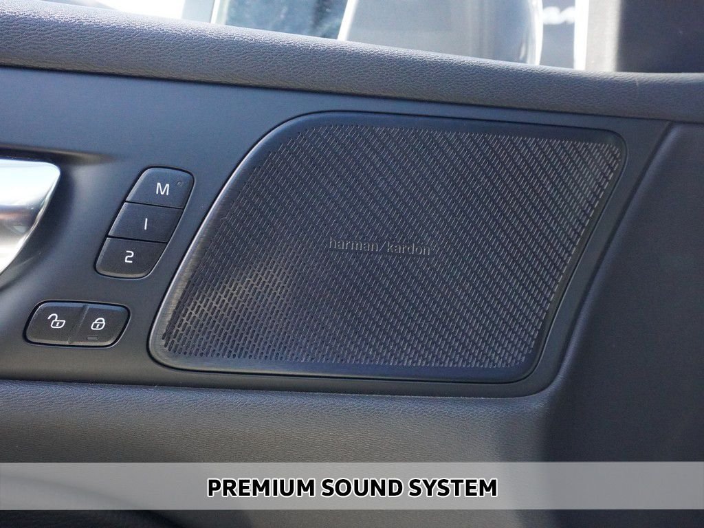 Used 2020 Gray Volvo T5 image 5