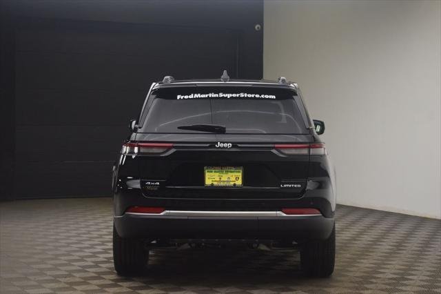 New 2026 Diamond Black Crystal Pearlcoat Jeep Limited image 10