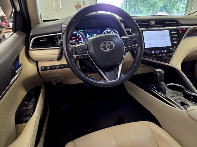 Used 2018 Brown Toyota XLE image 14