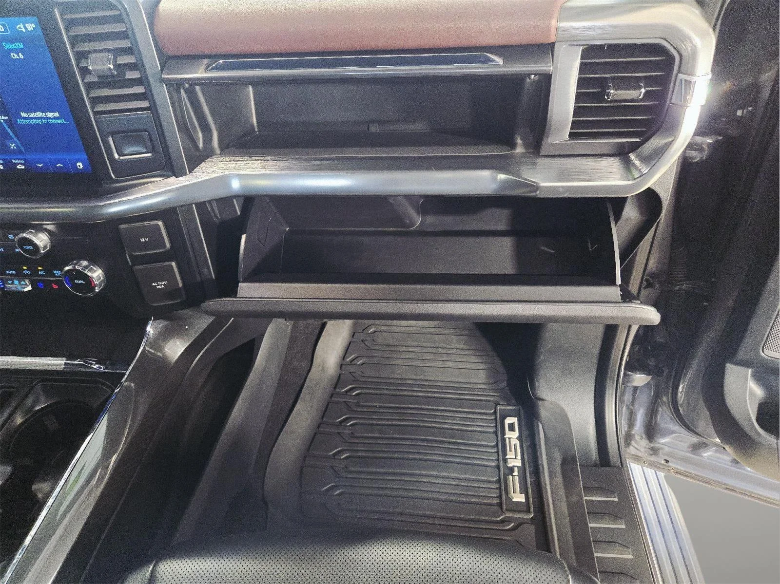 Used 2023 Carbonized Gray Ford LARIAT image 57
