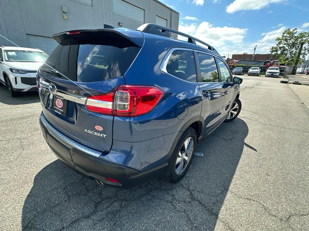 Used 2022 Blue Subaru Premium image 6