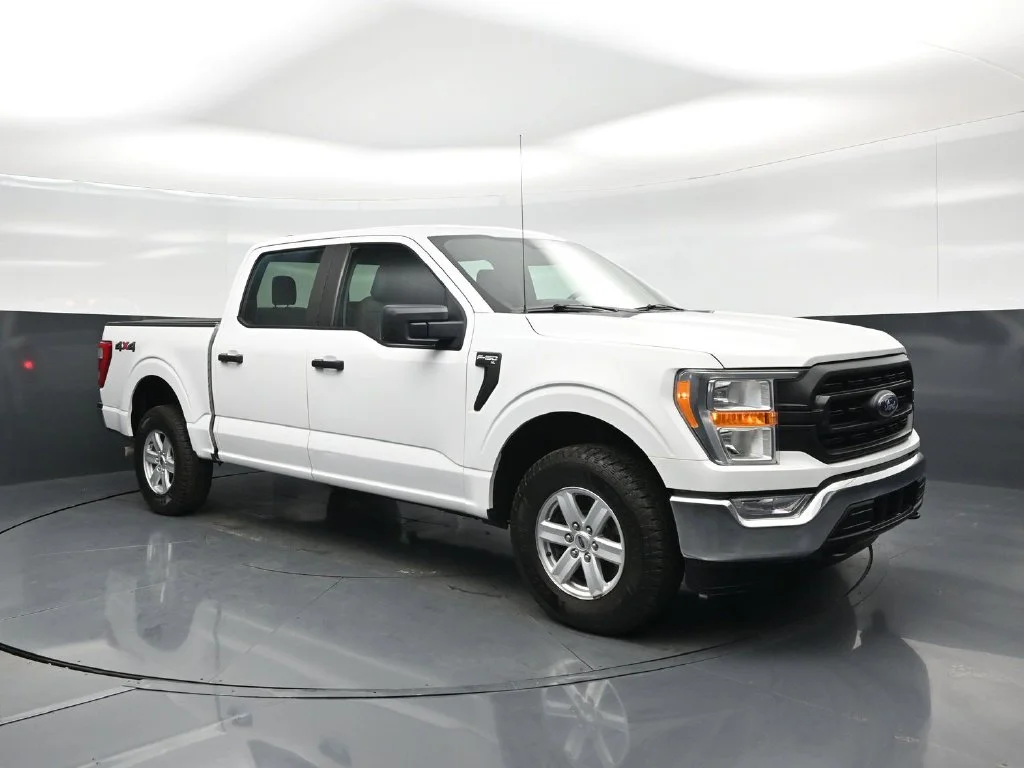 Used 2021 White Ford XL image 18