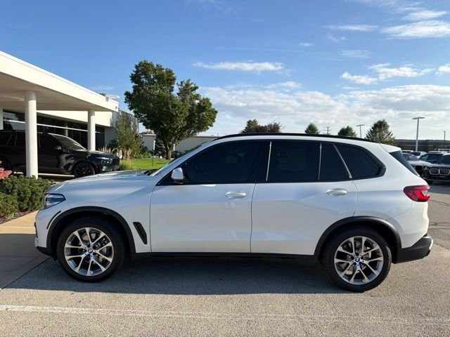 Used 2022 White Metallic BMW xDrive40i image 12