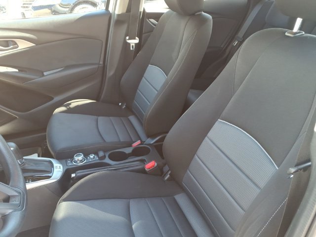 Used 2018 White Mazda Sport image 9