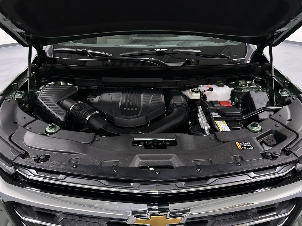 2027 Chevrolet Traverse LT - Photo 17