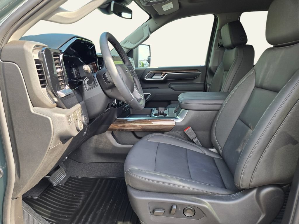 2026 Chevrolet Silverado 3500 HD LT - Photo 17