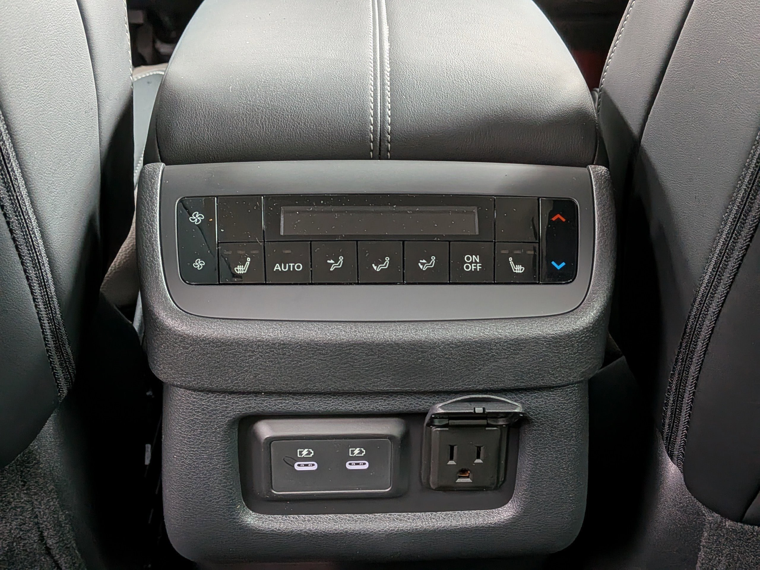 New 2026 Black Nissan Platinum image 10