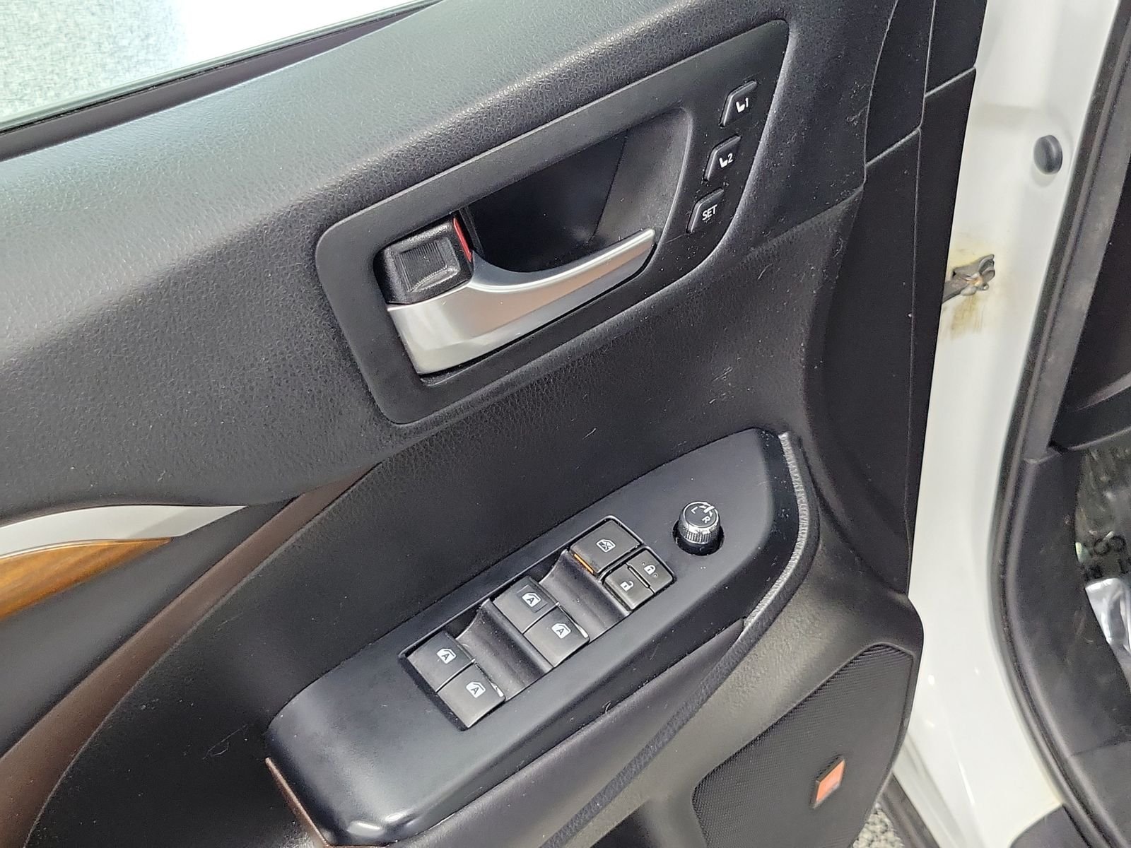 Used 2018 White Toyota Limited Platinum image 7