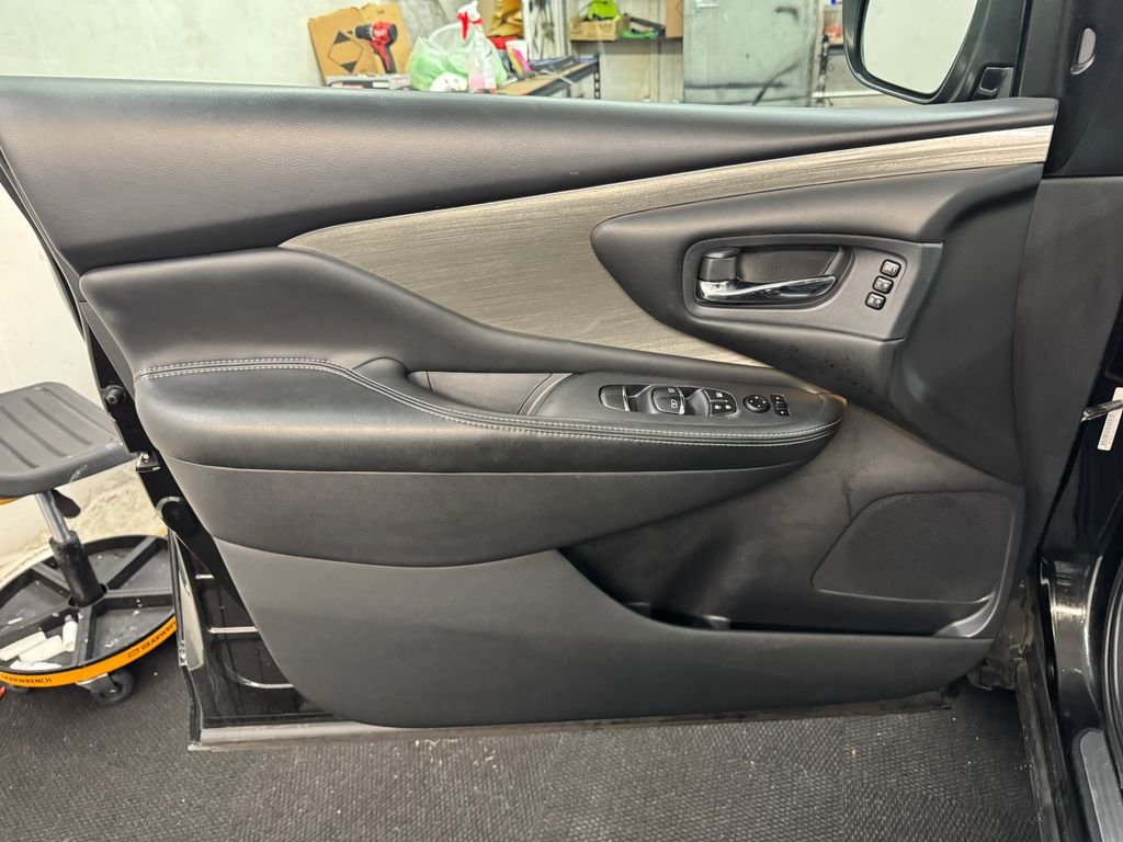 Used 2018 Black Nissan SL image 13