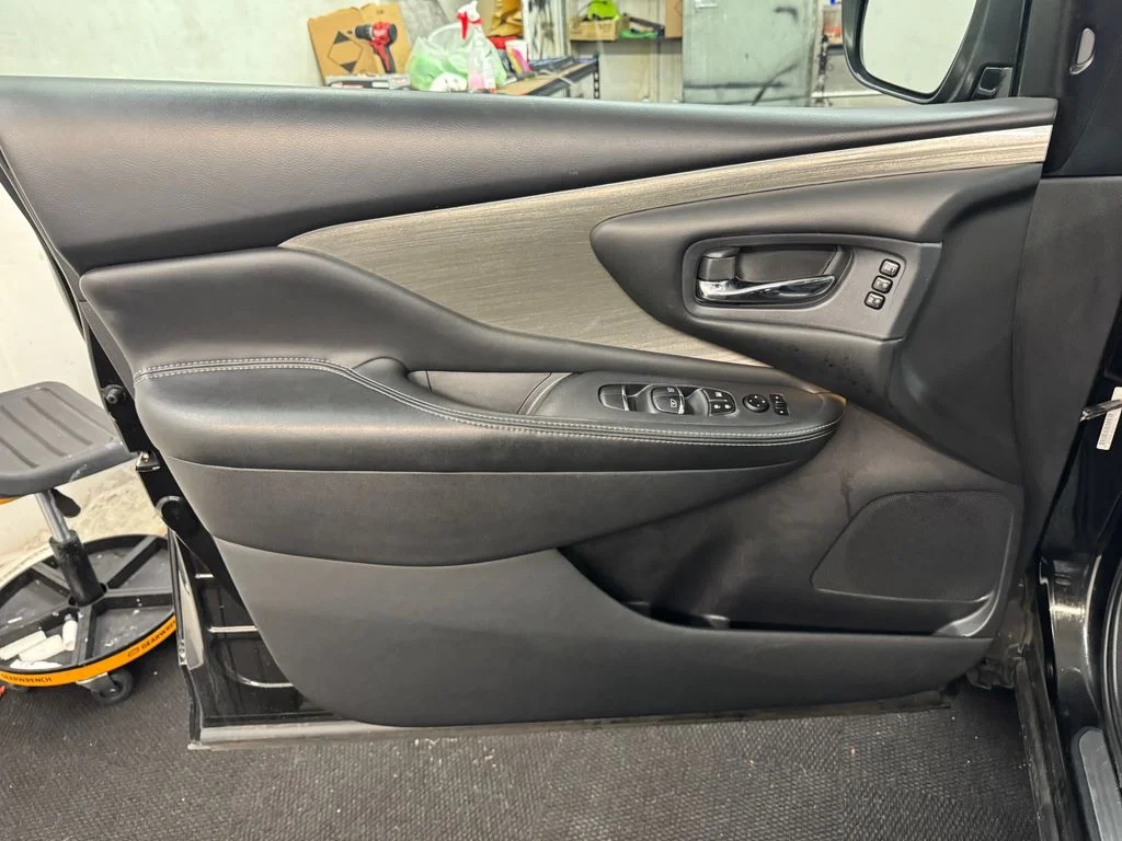 Used 2018 Black Nissan SL image 13