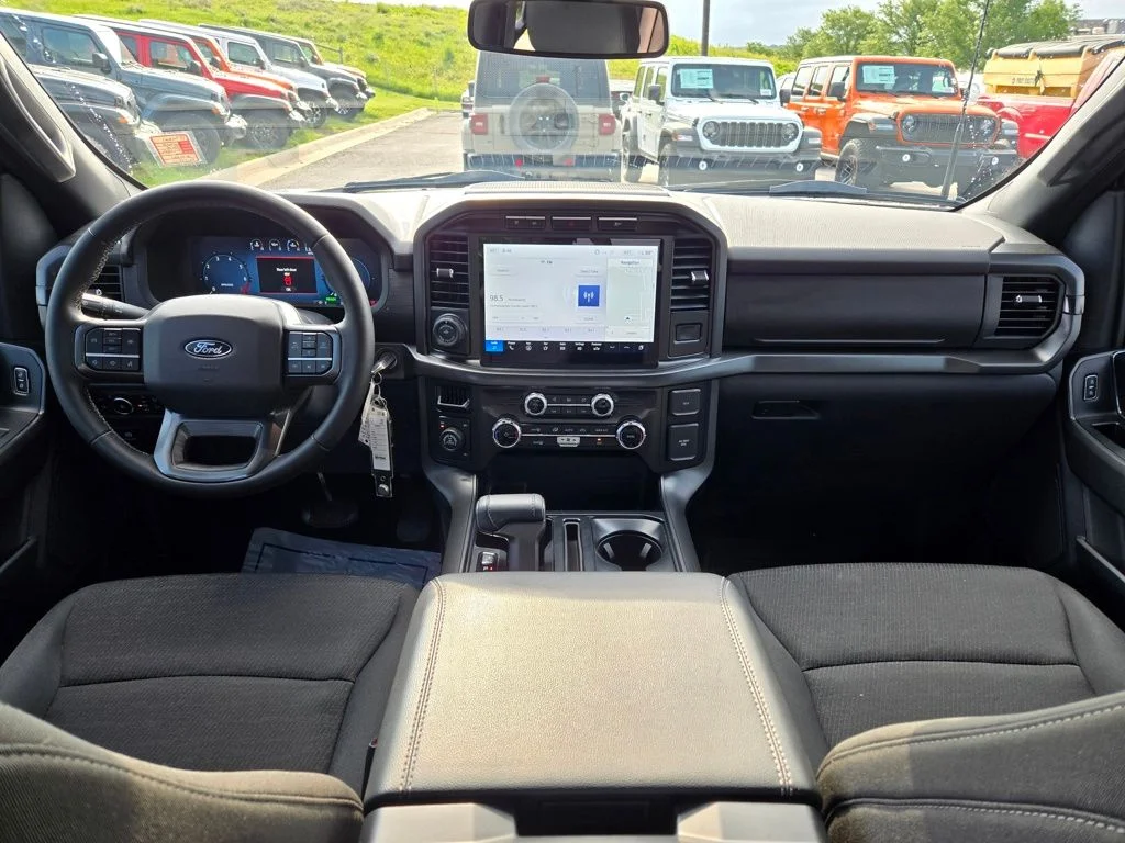 Used 2024 Gray Ford XLT image 18