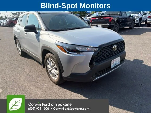 Used 2025 Silver Toyota LE image 3