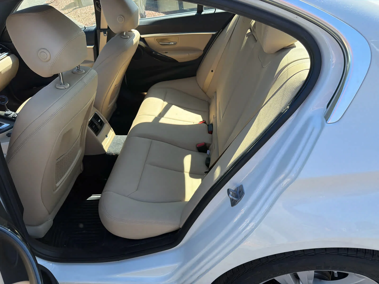 Used 2018 Alpine White BMW 328d xDrive image 13