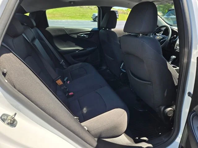 Used 2020 SUMMIT WHITE Chevrolet LT image 21