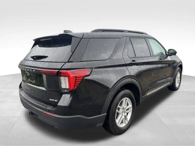 Used 2025 Black Ford Active image 9