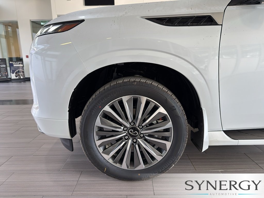 New 2027 Radiant White INFINITI LUXE image 9