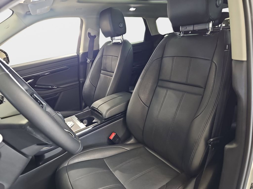 Used 2023 White Land Rover S image 18