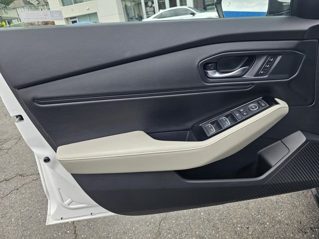 Used 2023 White Honda Touring image 21
