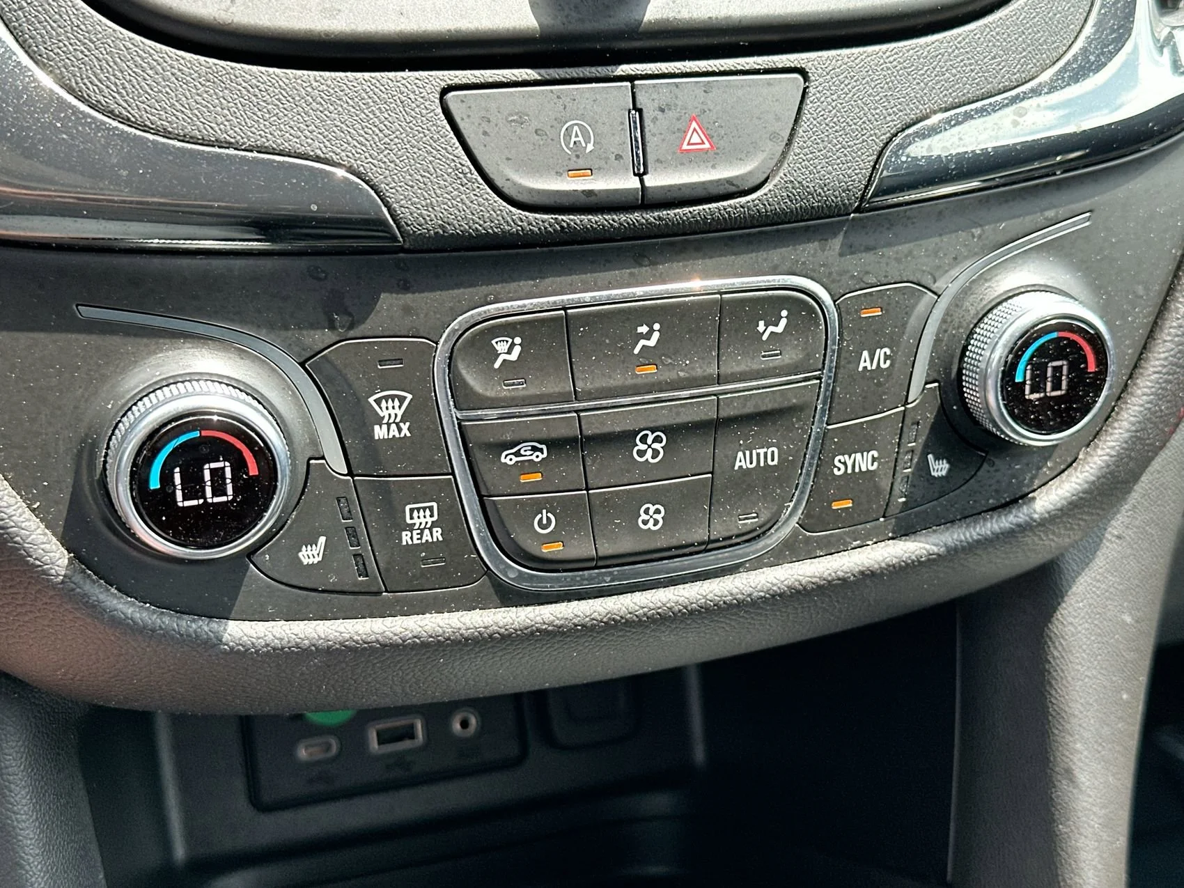 Used 2022 Iridescent Pearl Tricoat Chevrolet RS image 19