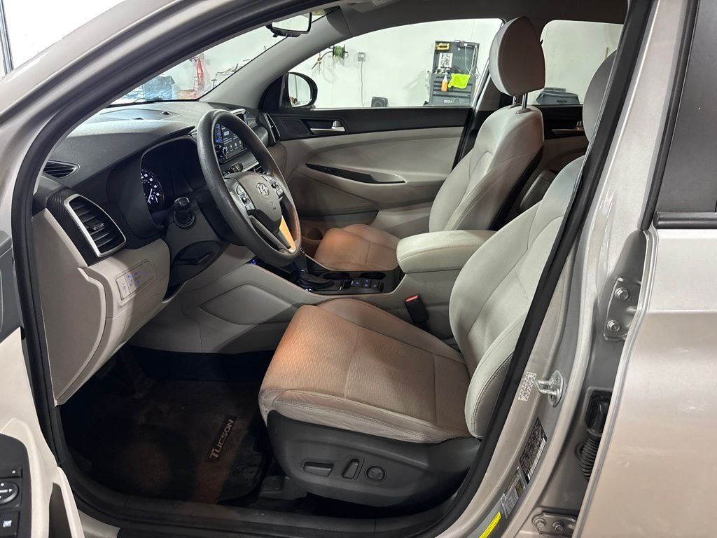 Used 2020 Silver Hyundai Value image 23