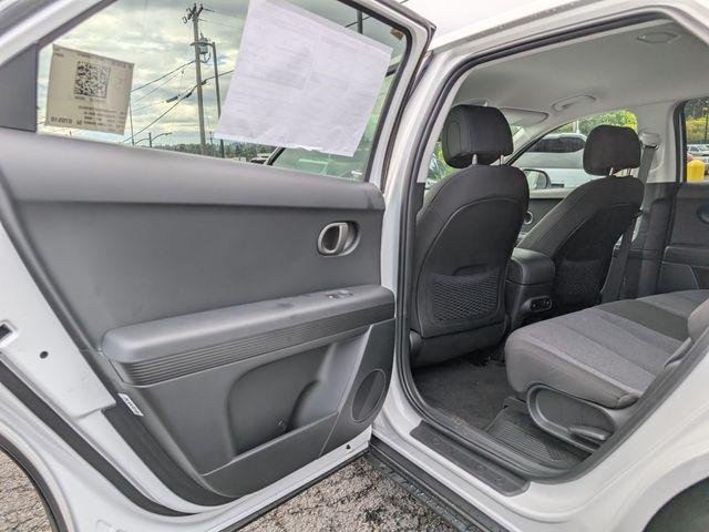 New 2026 White Hyundai SE image 15