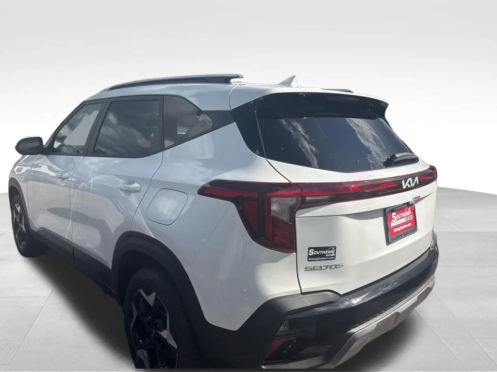 Used 2024 White Kia SX image 13