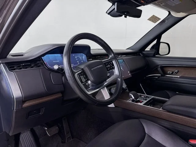 Certified Used 2022 Charente Gray Premium Metallic Land Rover SE image 9