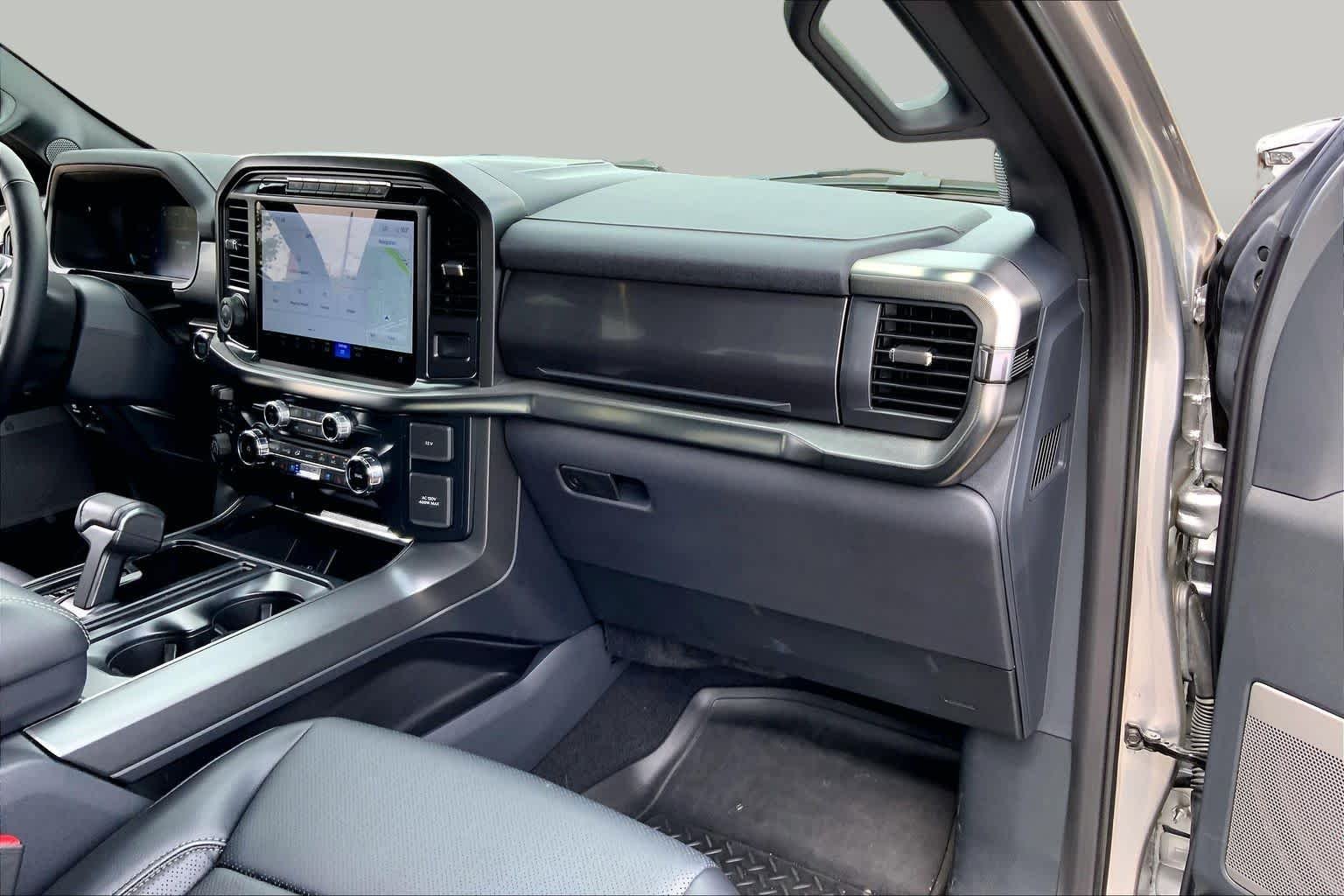 Used 2024 Iconic Silver Metallic Ford LARIAT image 17
