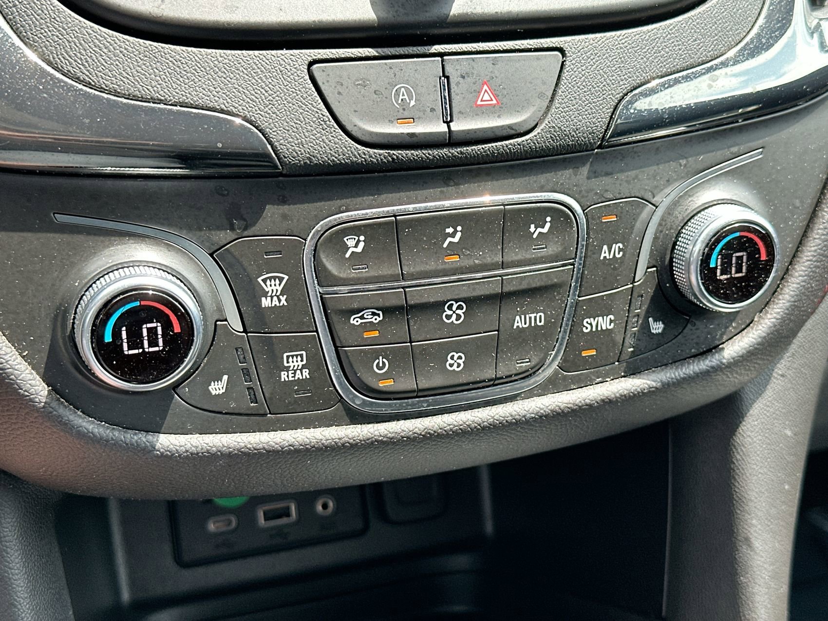 Used 2022 Iridescent Pearl Tricoat Chevrolet RS image 19