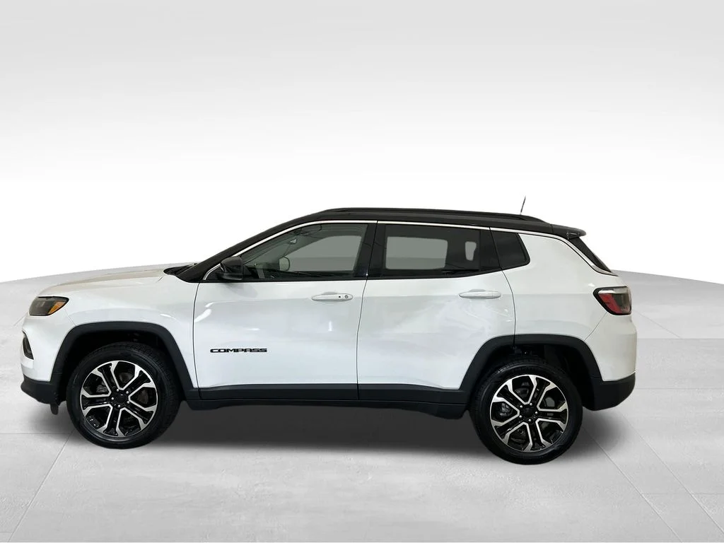 Used 2022 White Jeep Limited image 2