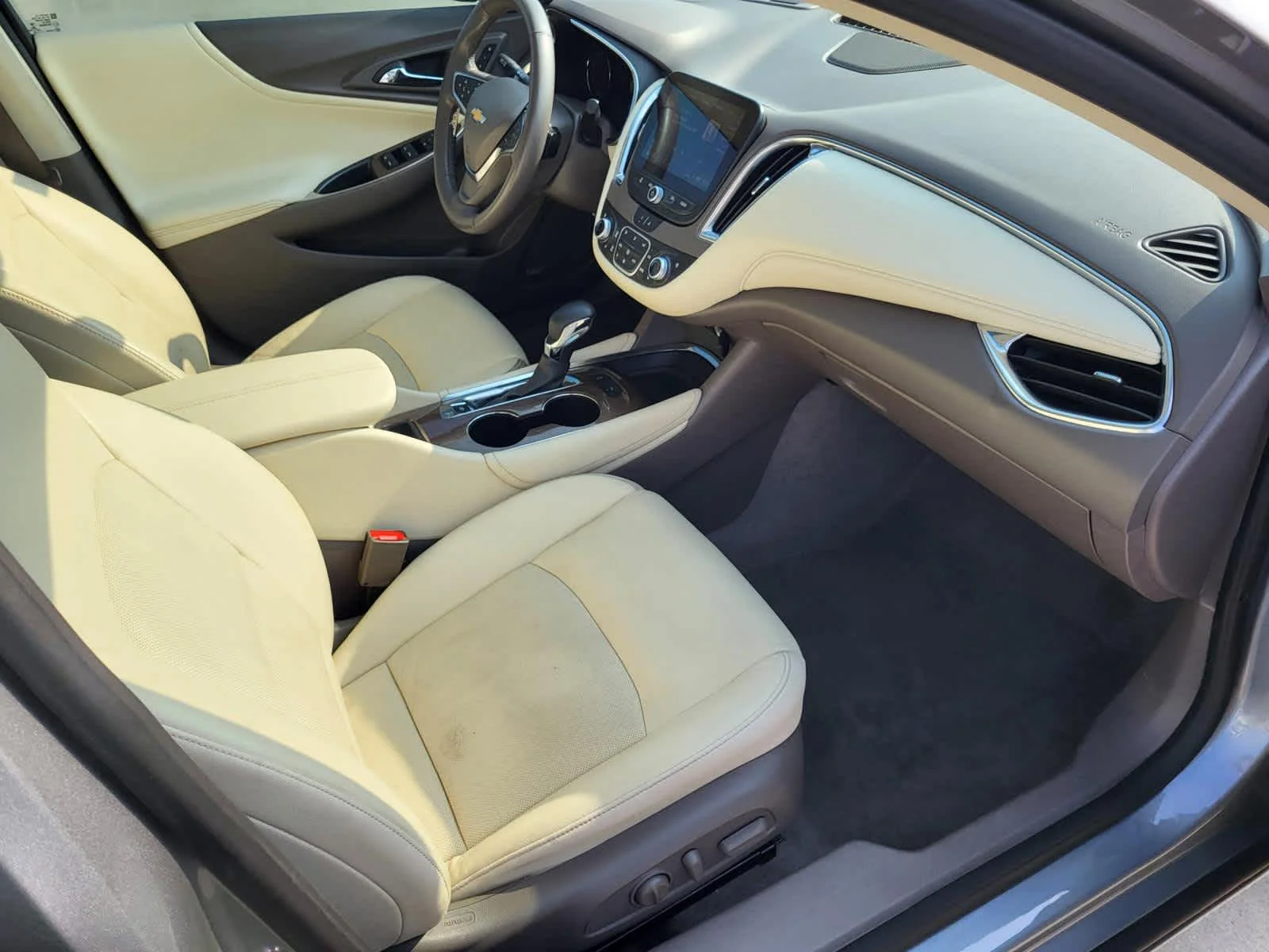 Used 2024 Sterling Gray Metallic Chevrolet LT image 9