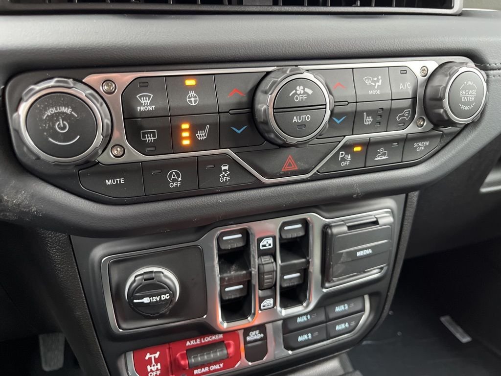 New 2026 Reign Exterior Paint Jeep Mojave X image 6