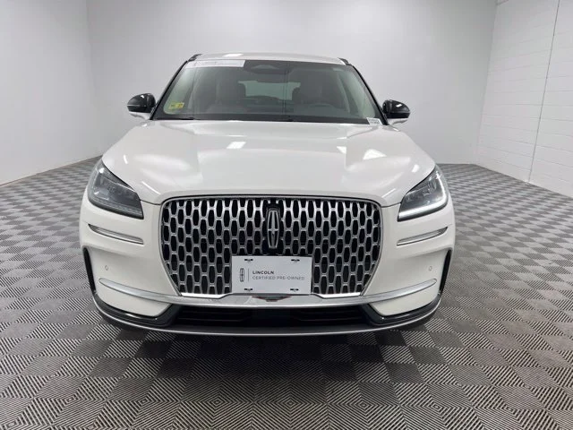 Used 2023 White Lincoln Standard image 3