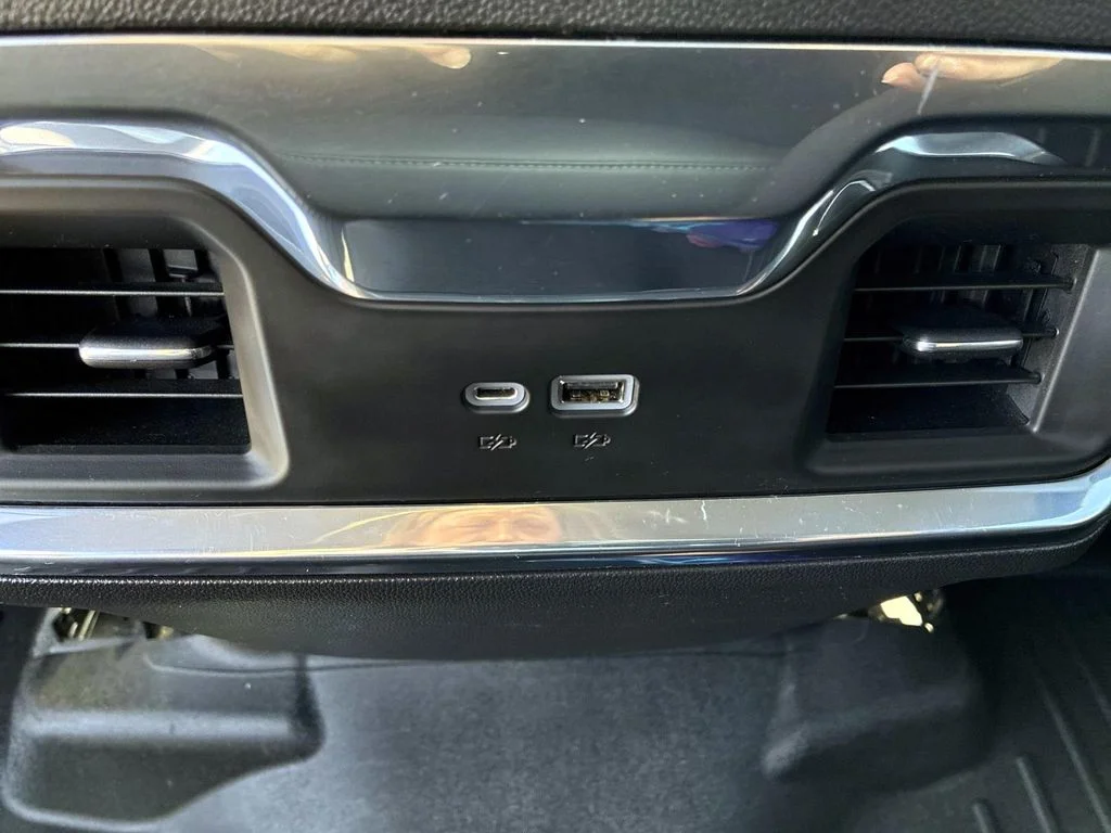 Used 2022 Onyx Black GMC Elevation image 18