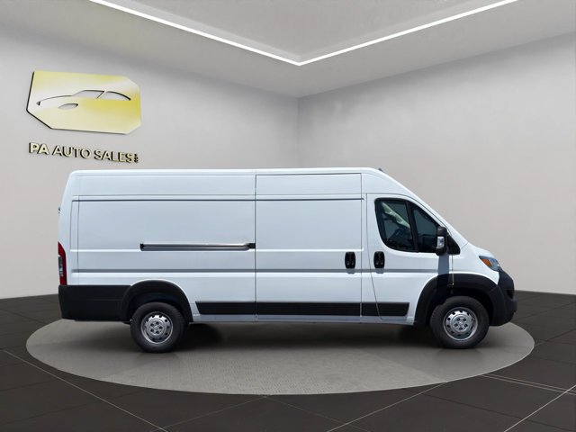 Used 2023 Bright White Clearcoat Ram  image 8